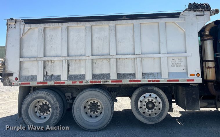 image for item EK8591 1996 Volvo WCA dump truck