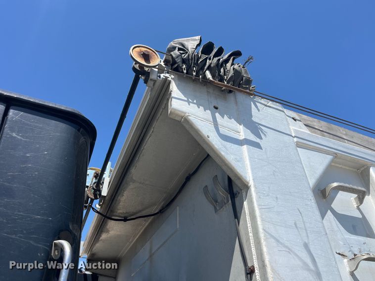 image for item EK8591 1996 Volvo WCA dump truck