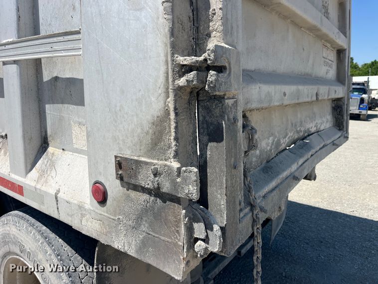 image for item EK8591 1996 Volvo WCA dump truck