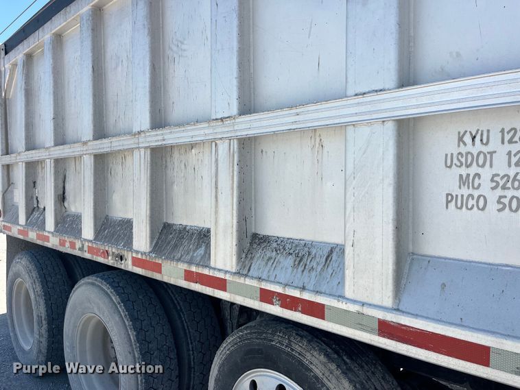 image for item EK8591 1996 Volvo WCA dump truck