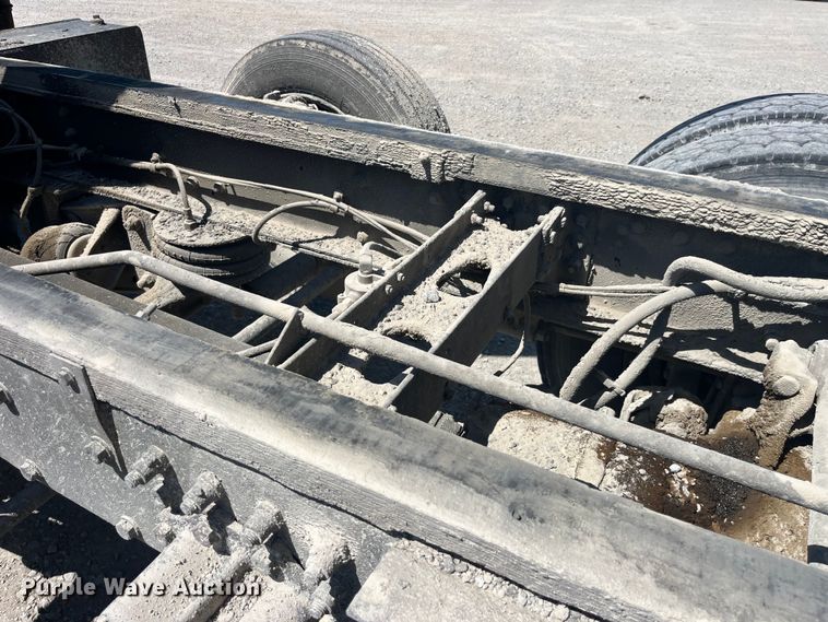 image for item EK8591 1996 Volvo WCA dump truck