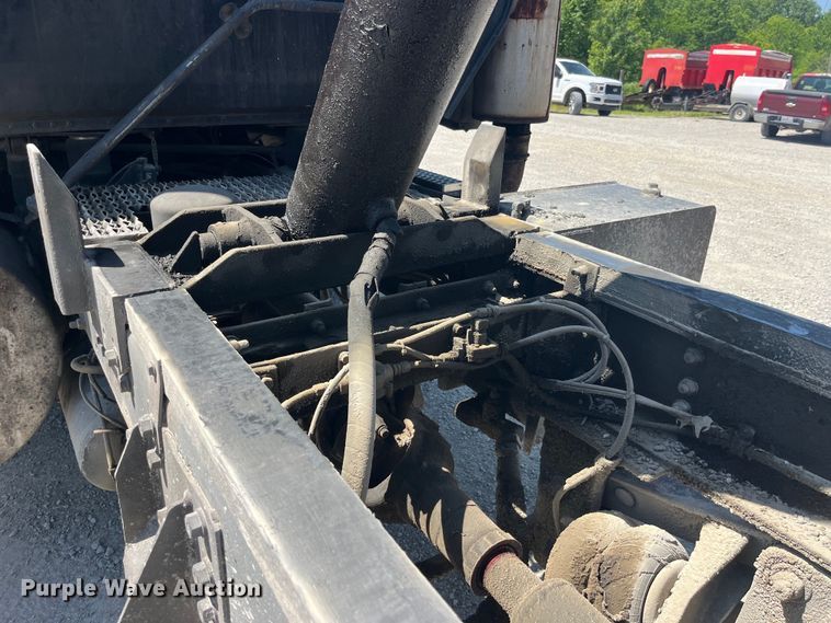 image for item EK8591 1996 Volvo WCA dump truck