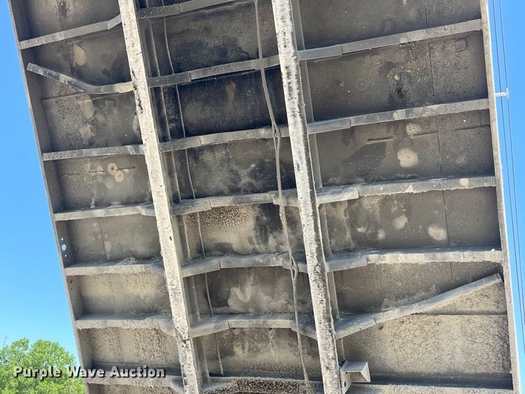 image for item EK8591 1996 Volvo WCA dump truck