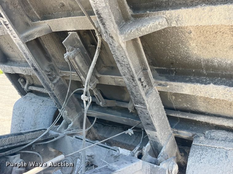 image for item EK8591 1996 Volvo WCA dump truck