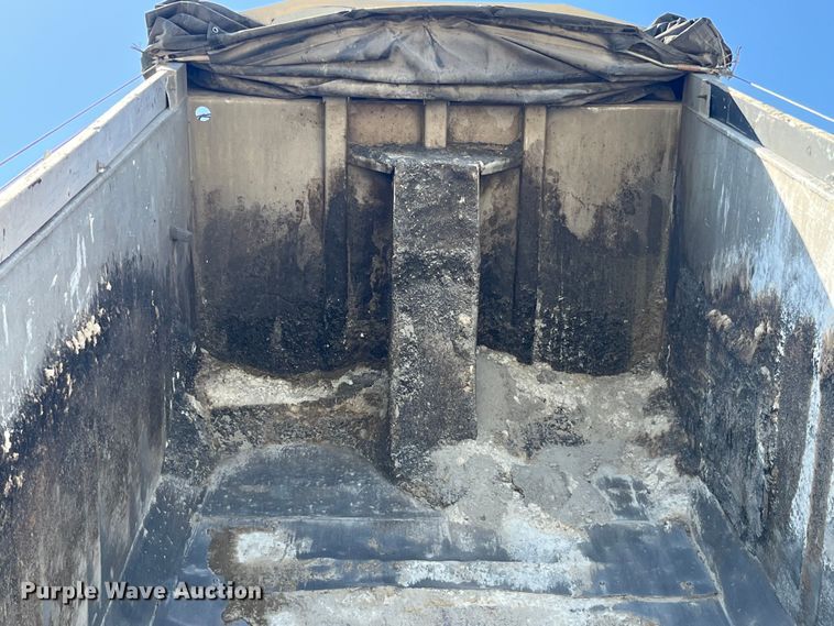 image for item EK8591 1996 Volvo WCA dump truck