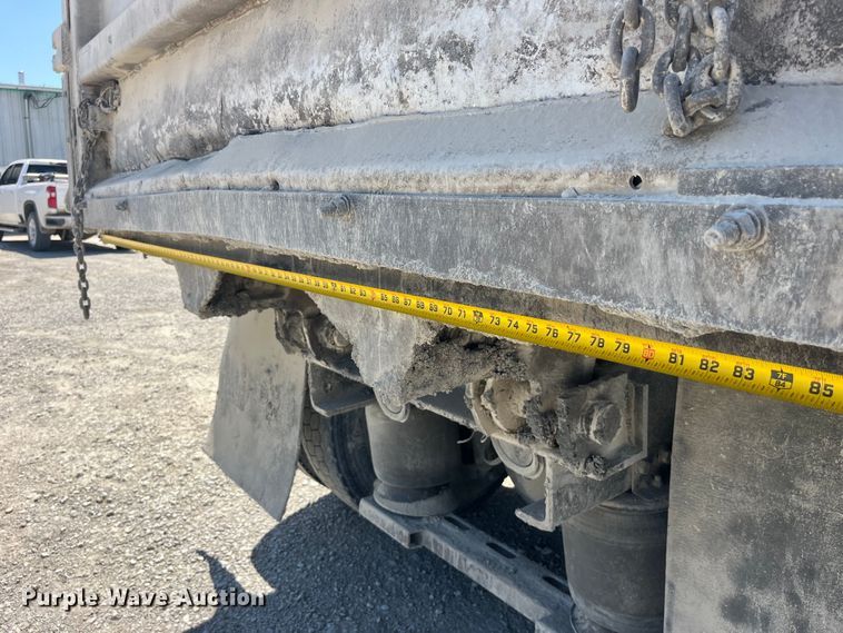 image for item EK8591 1996 Volvo WCA dump truck