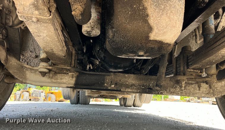 image for item EK8591 1996 Volvo WCA dump truck