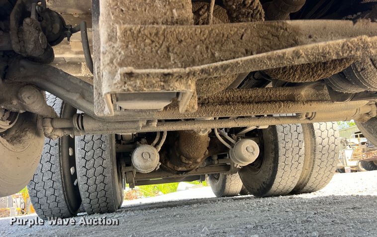 image for item EK8591 1996 Volvo WCA dump truck