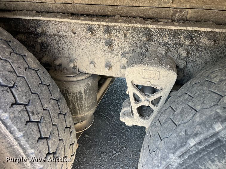 image for item EK8591 1996 Volvo WCA dump truck