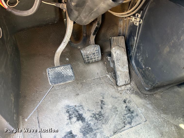 image for item EK8591 1996 Volvo WCA dump truck