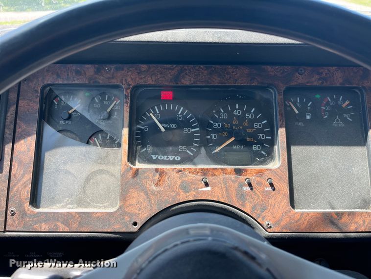 image for item EK8591 1996 Volvo WCA dump truck