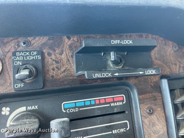 image for item EK8591 1996 Volvo WCA dump truck