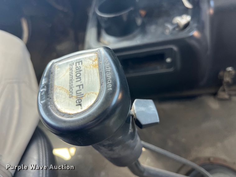 image for item EK8591 1996 Volvo WCA dump truck