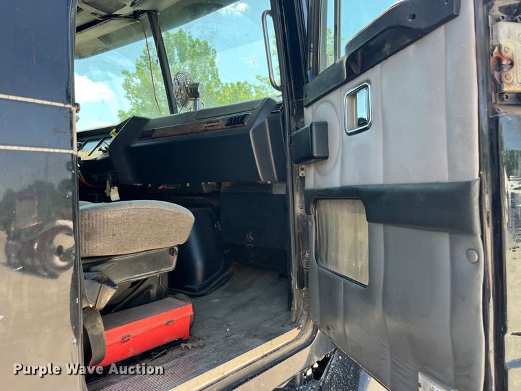 image for item EK8591 1996 Volvo WCA dump truck