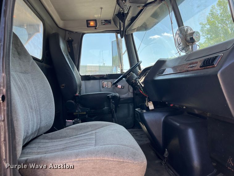 image for item EK8591 1996 Volvo WCA dump truck