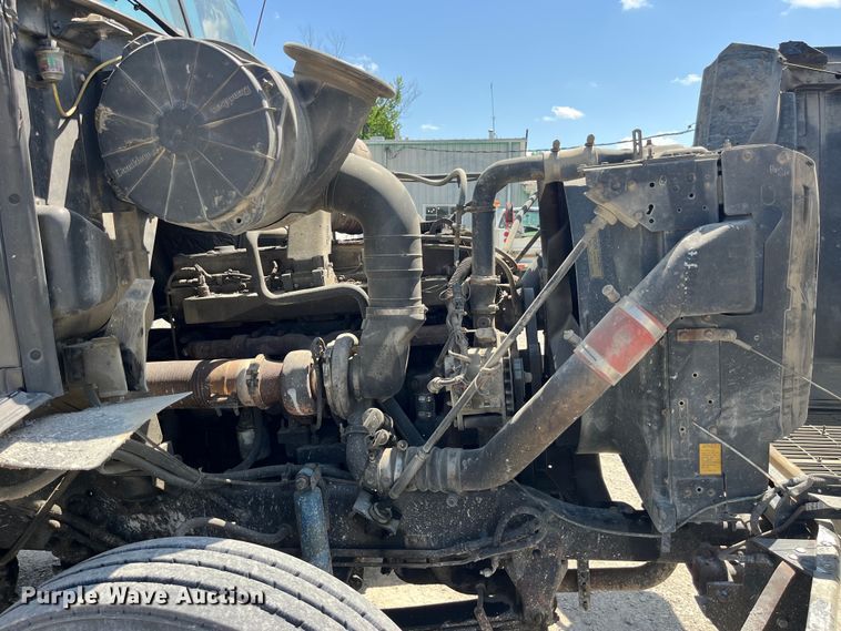 image for item EK8591 1996 Volvo WCA dump truck