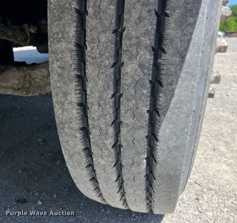 image for item EK8591 1996 Volvo WCA dump truck