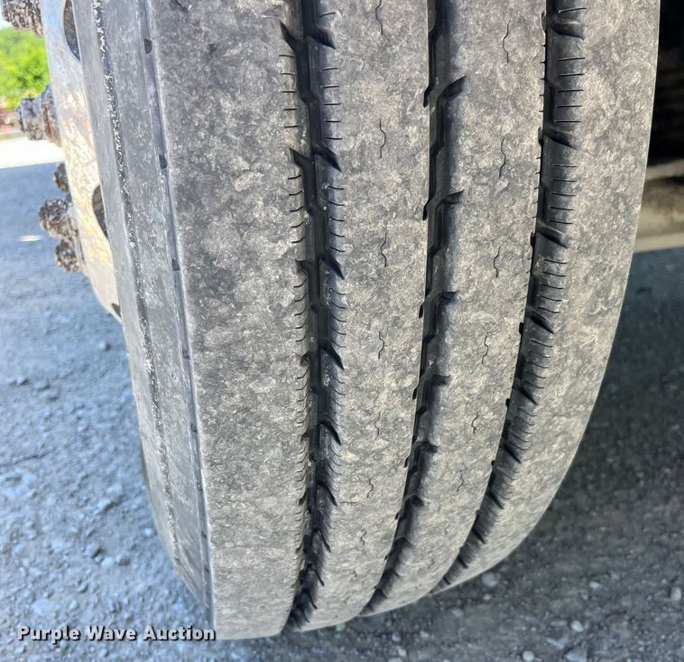 image for item EK8591 1996 Volvo WCA dump truck