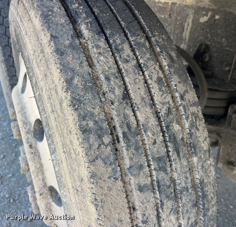 image for item EK8591 1996 Volvo WCA dump truck