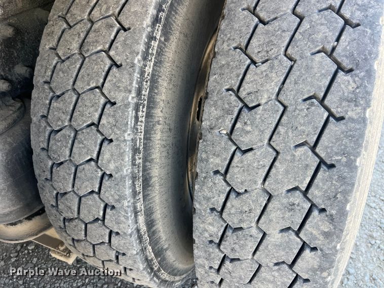 image for item EK8591 1996 Volvo WCA dump truck