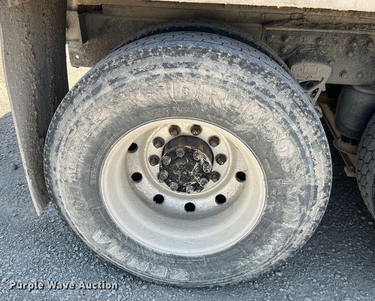 image for item EK8591 1996 Volvo WCA dump truck