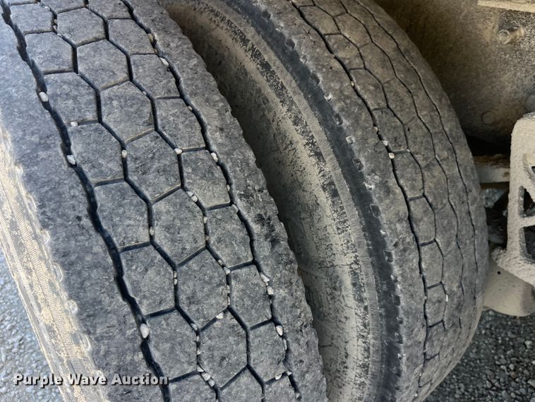 image for item EK8591 1996 Volvo WCA dump truck