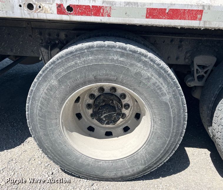 image for item EK8591 1996 Volvo WCA dump truck