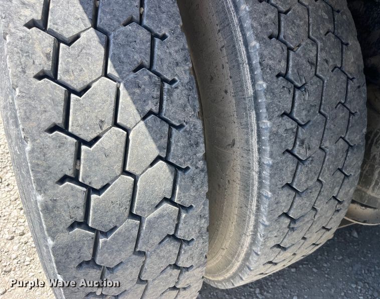 image for item EK8591 1996 Volvo WCA dump truck