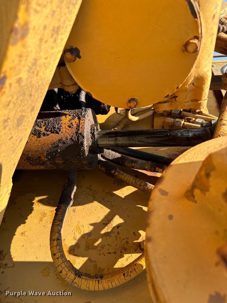 image for item IE9019 1962 Galion  118 rigid frame motor grader