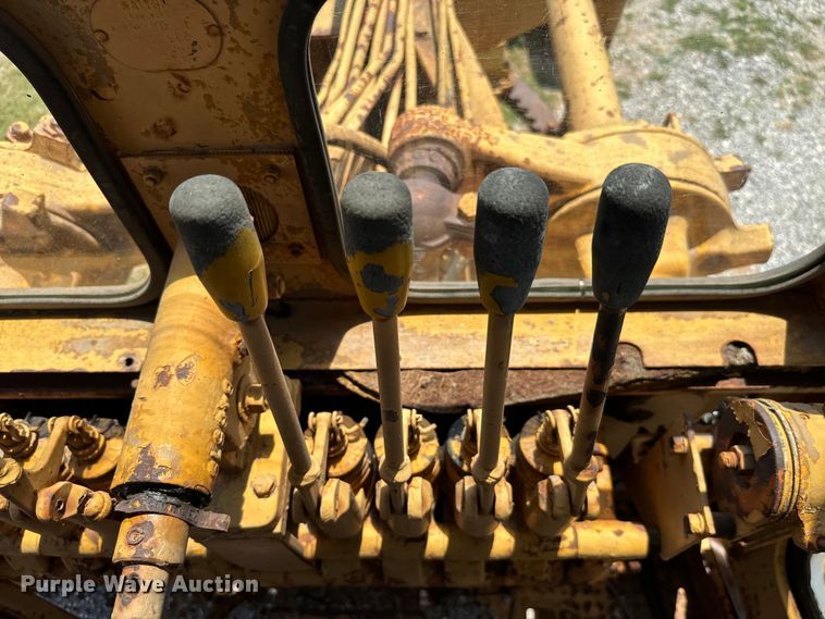 image for item IE9019 1962 Galion  118 rigid frame motor grader