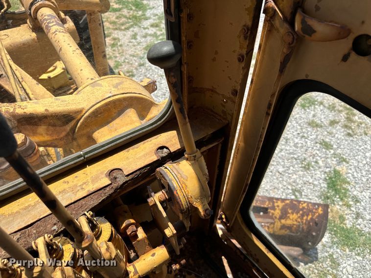 image for item IE9019 1962 Galion  118 rigid frame motor grader