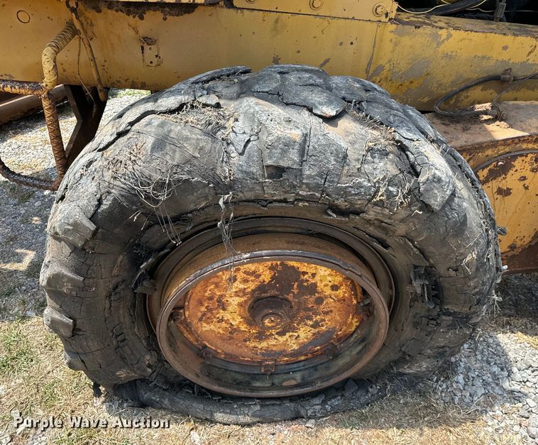 image for item IE9019 1962 Galion  118 rigid frame motor grader