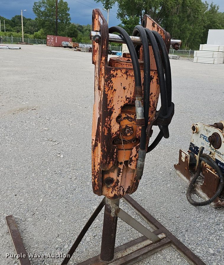 image for item IO9948 Excavator attachments