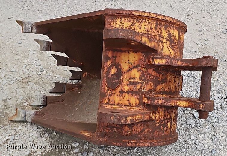 image for item IO9948 Excavator attachments