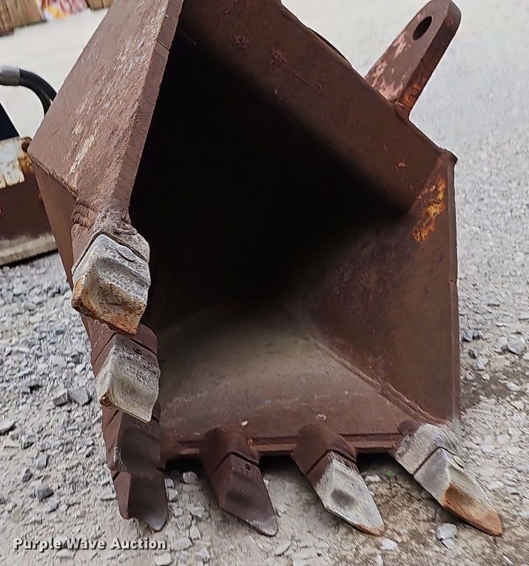 image for item IO9948 Excavator attachments