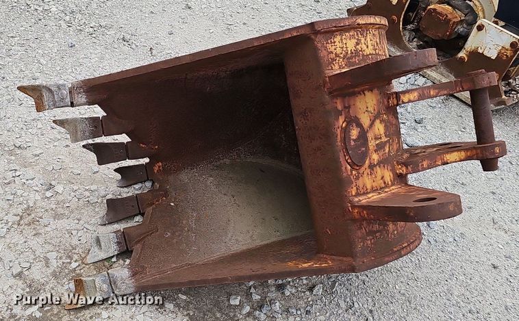 image for item IO9948 Excavator attachments