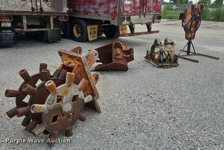 image for item IO9948 Excavator attachments