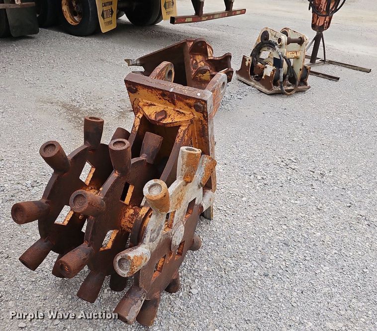 image for item IO9948 Excavator attachments