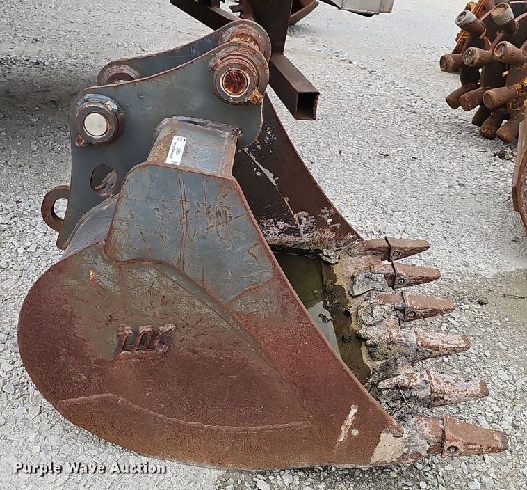 image for item IO9954 John Deere 856 36