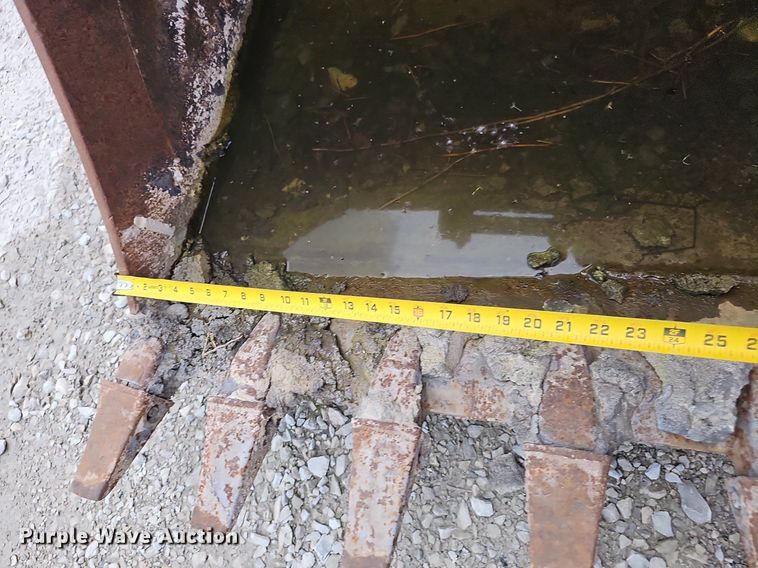 image for item IO9954 John Deere 856 36