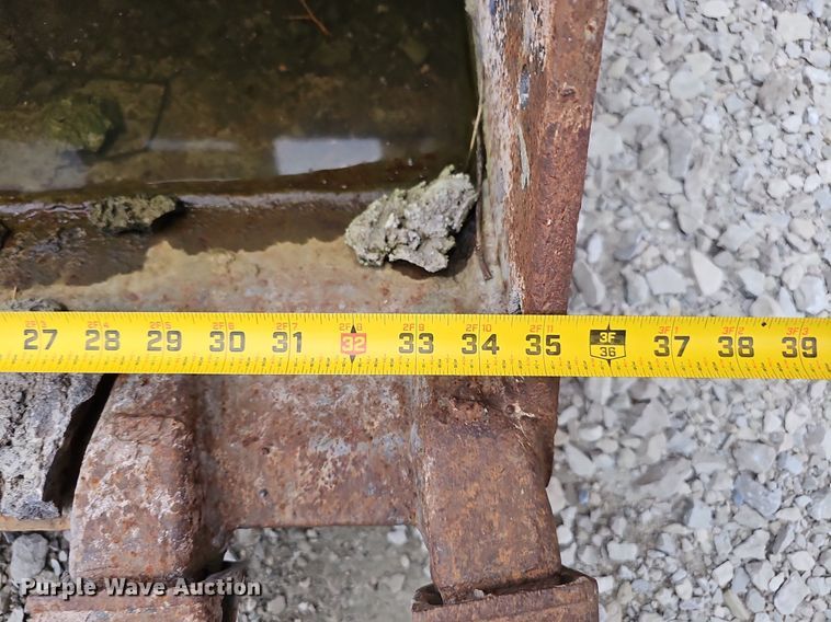 image for item IO9954 John Deere 856 36