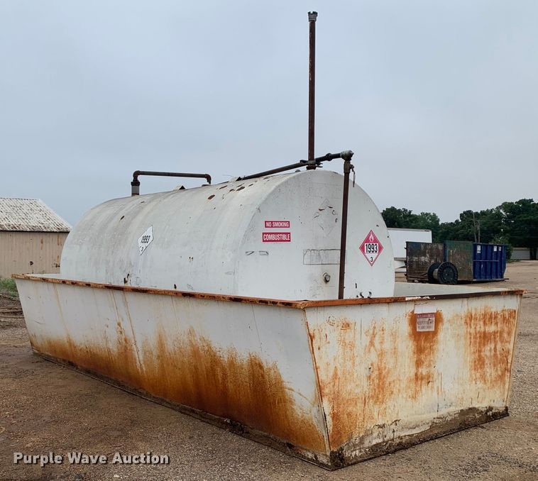 image for item JT9843 Fuel tank