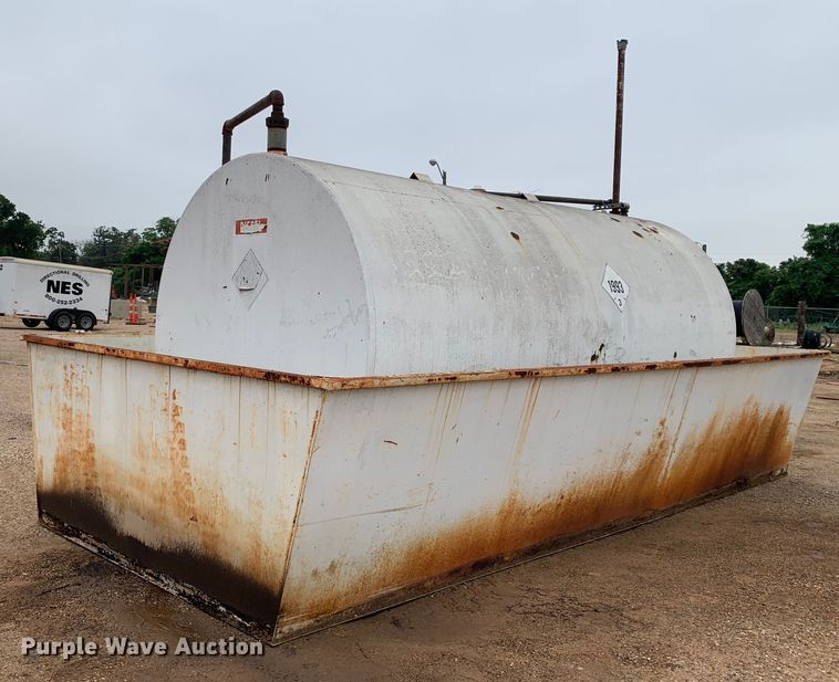 image for item JT9843 Fuel tank