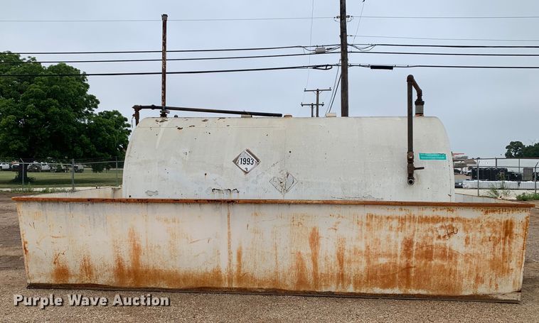 image for item JT9843 Fuel tank