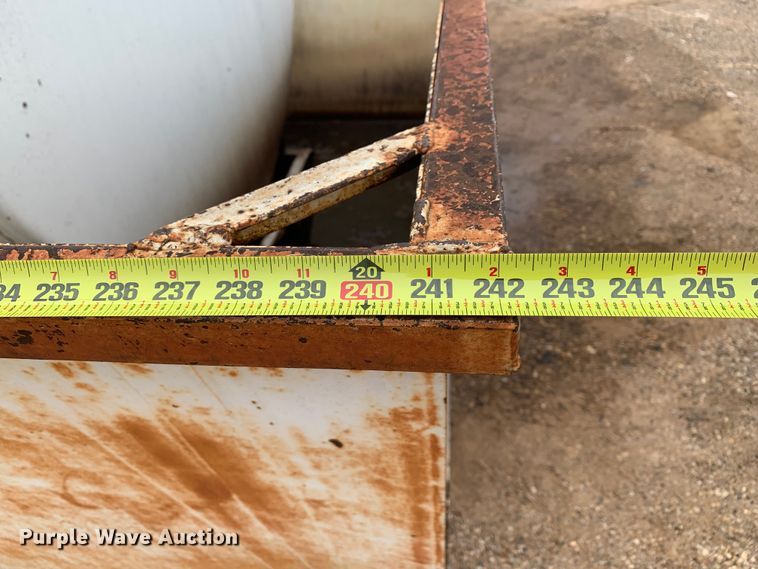 image for item JT9843 Fuel tank