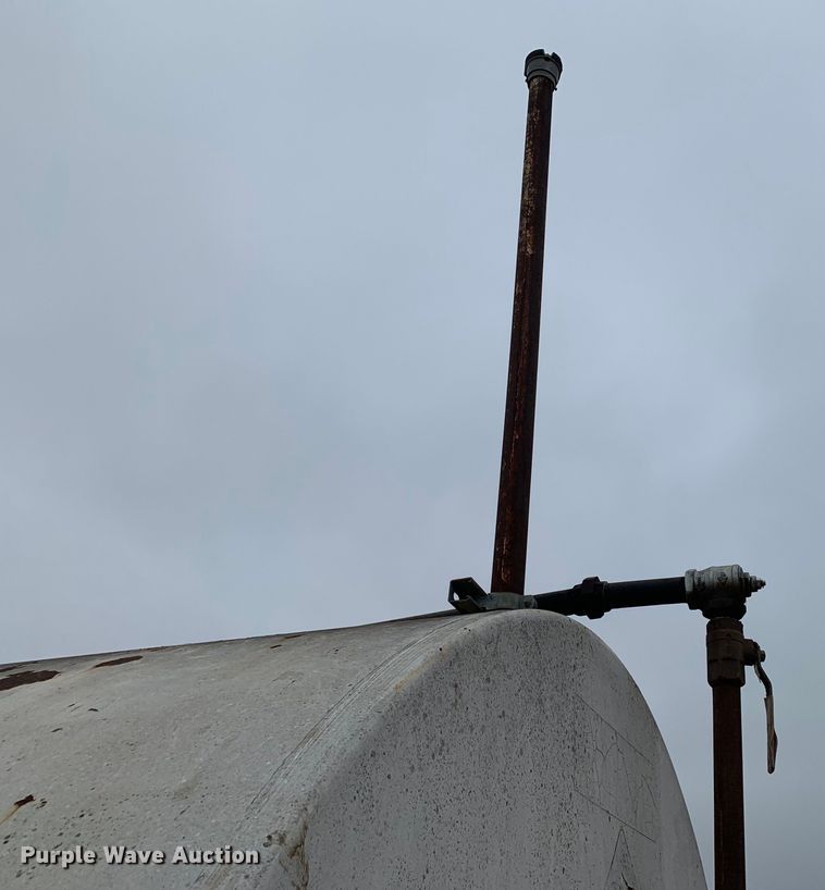 image for item JT9843 Fuel tank