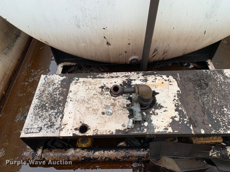 image for item JT9843 Fuel tank