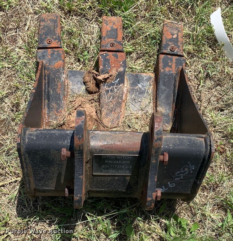 image for item JT9849 (3) mini excavator buckets