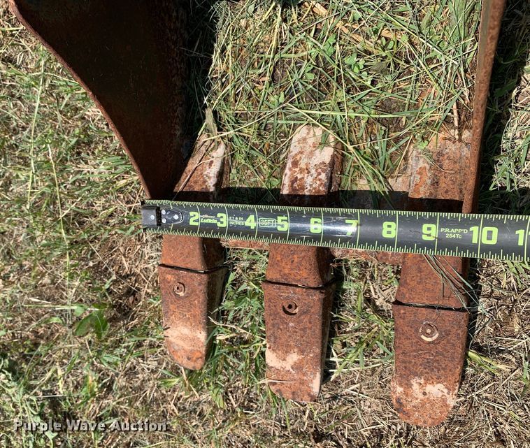 image for item JT9849 (3) mini excavator buckets