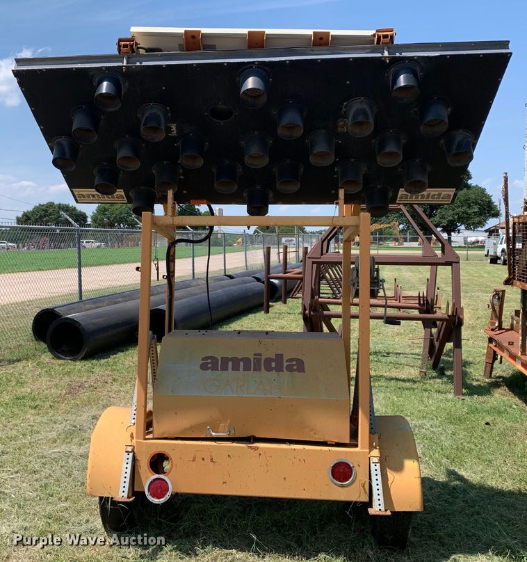 image for item JT9850 Amida 320-241 arrow board trailer